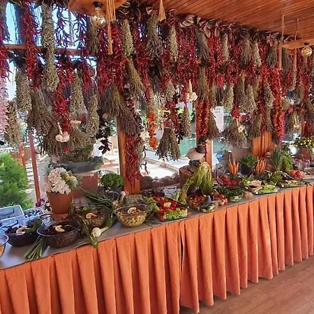 Grand Yayla Otel Çeşme